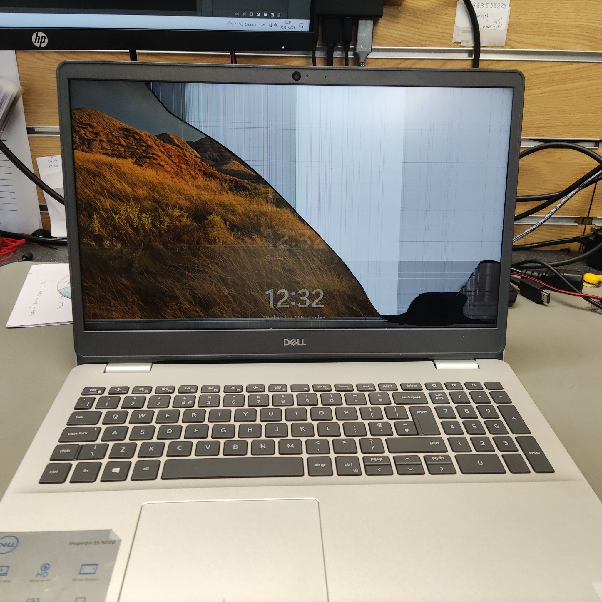 Another laptop with a damaged screen.... - Computer Workshop