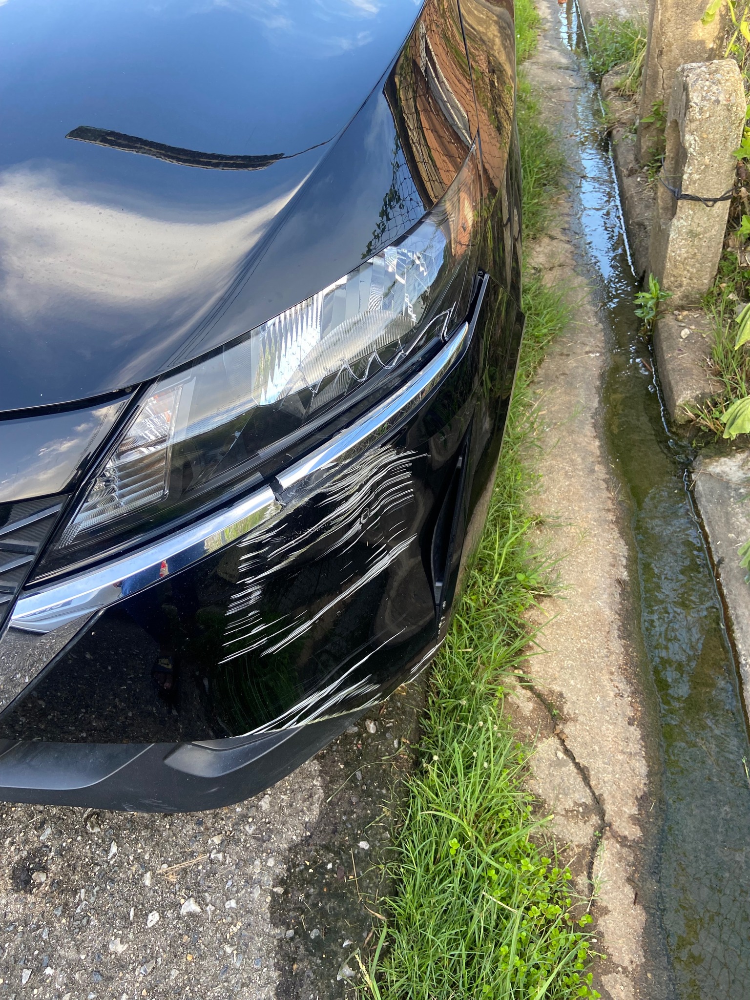For 2014-2016 Nissan Versa Note Chrome Headlight Headlamp Driver