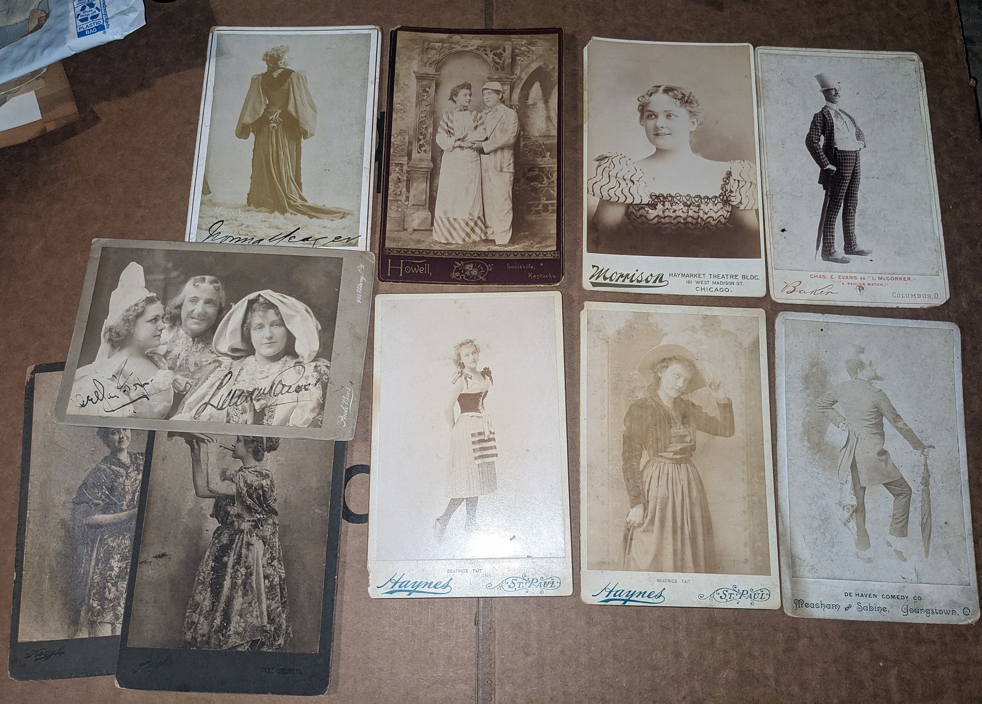 Vintage theater actor cabinet cards for sale display picture 1