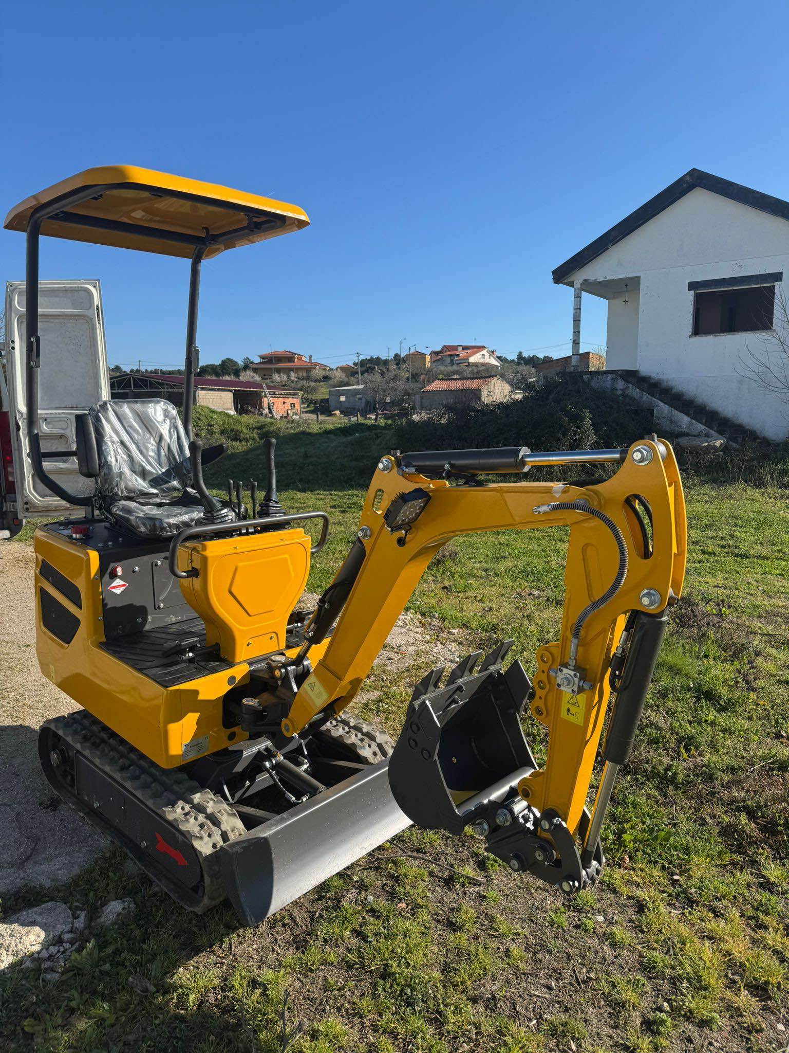 Mini Giratoria - Outdoor Power Equipment - Valpaços, Portugal ...