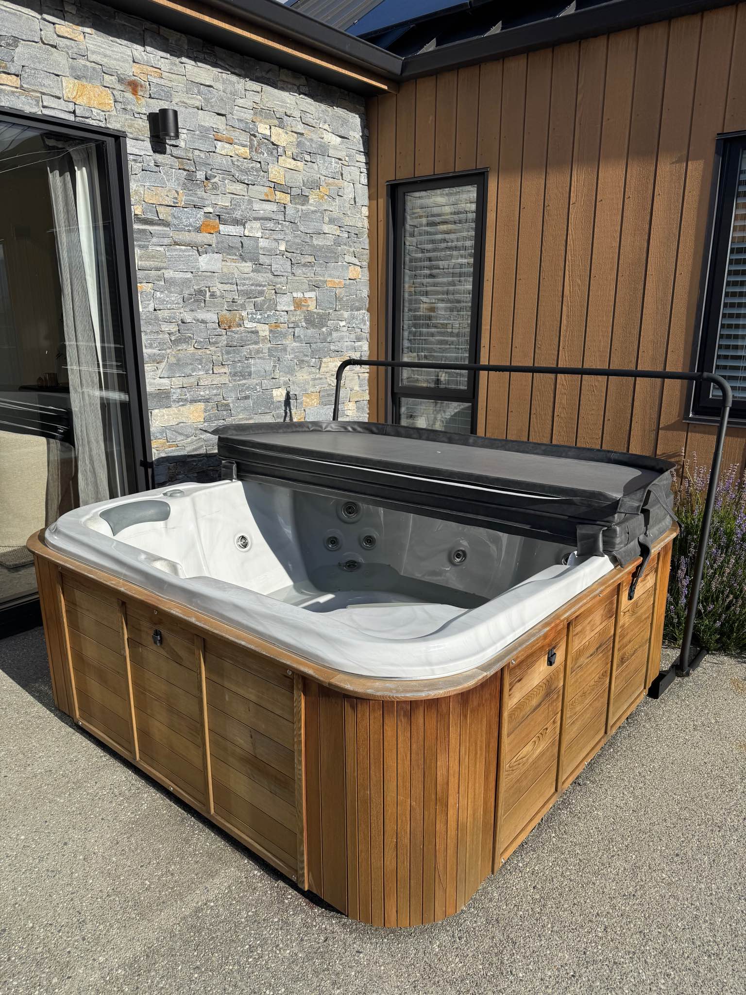 Trueform Spa - 7 Seats - Pools & Spas - Queenstown, New Zealand ...