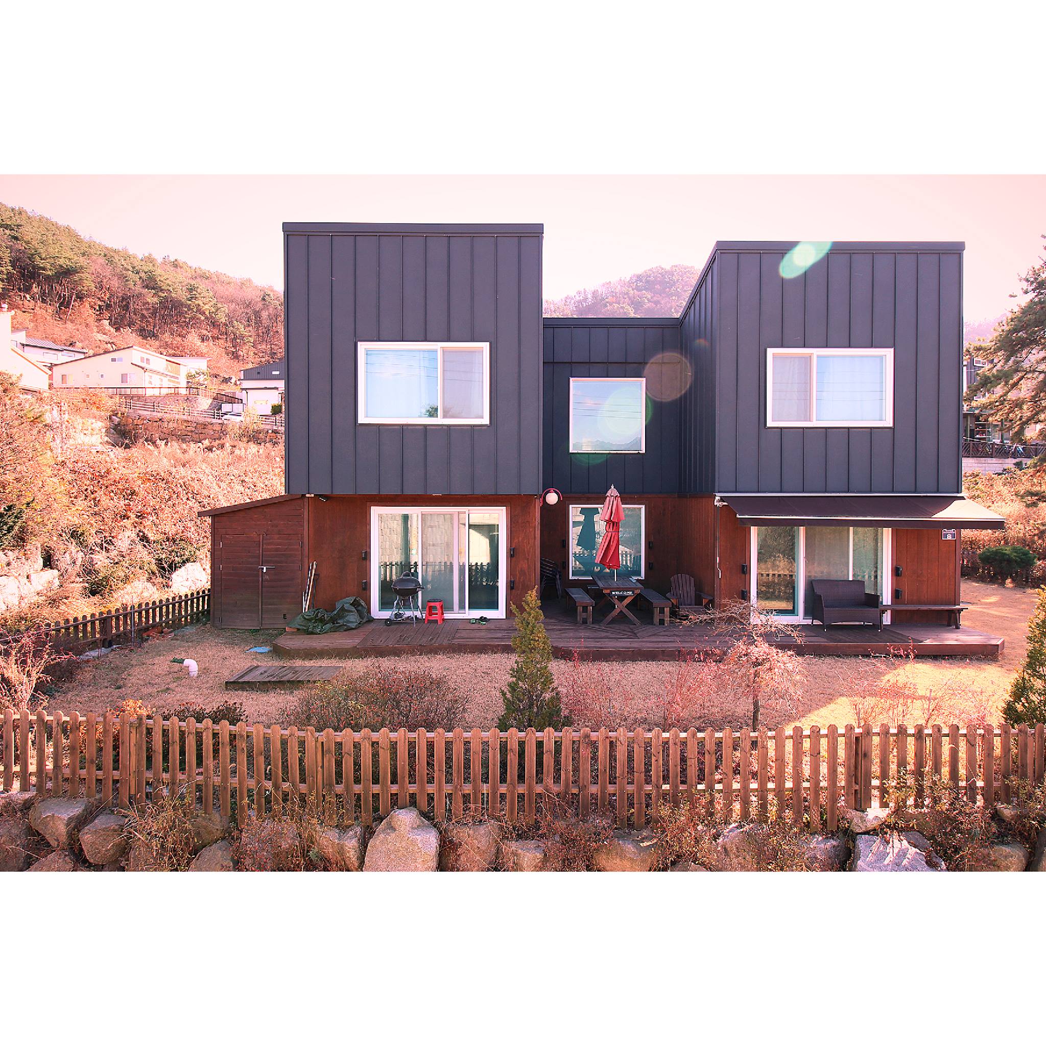 I AM - 양평에 위치한 주택단지 건축 외장 디자인 및 시공 IAM Design. A... | Facebook