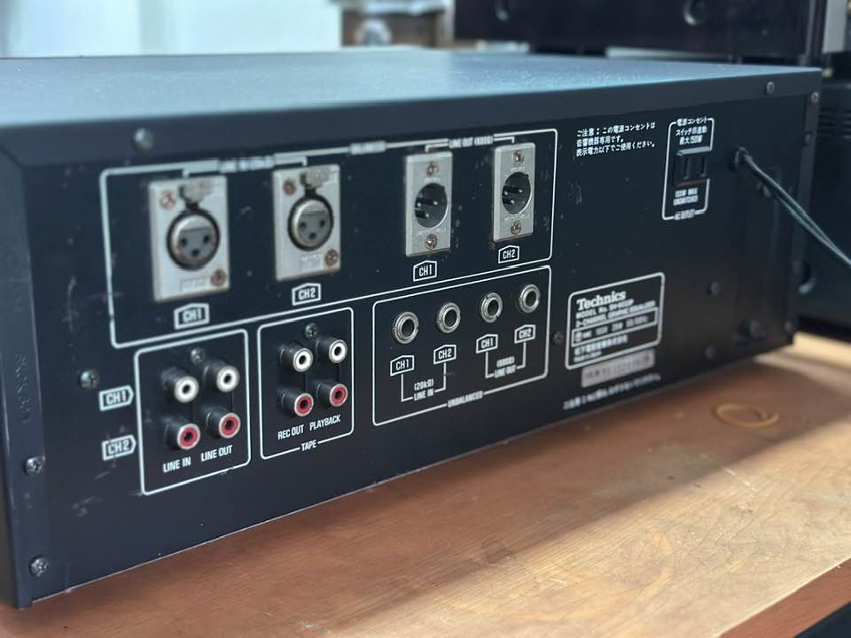 Technics SH-9033P グラフィック イコライザー 希少 プロ仕様 Technics SH 9033p Equalizer 33 + 33 Channel Imported from Japan