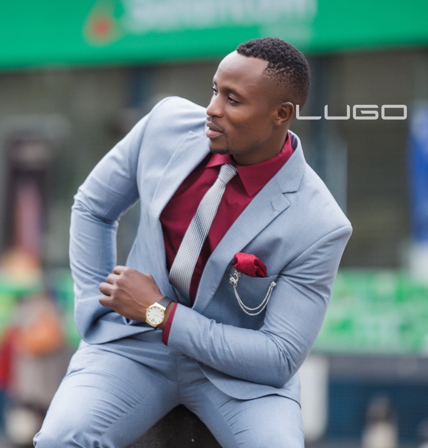 What Color Shirt Goes With a Grey Suit