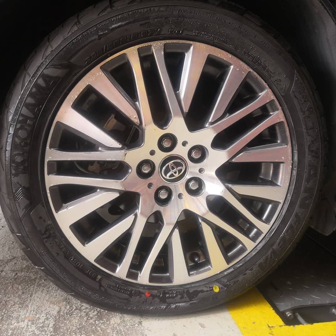 Yokohama Advan Fleva v701 235/50/18 for Toyota Vellfire ANH30 one