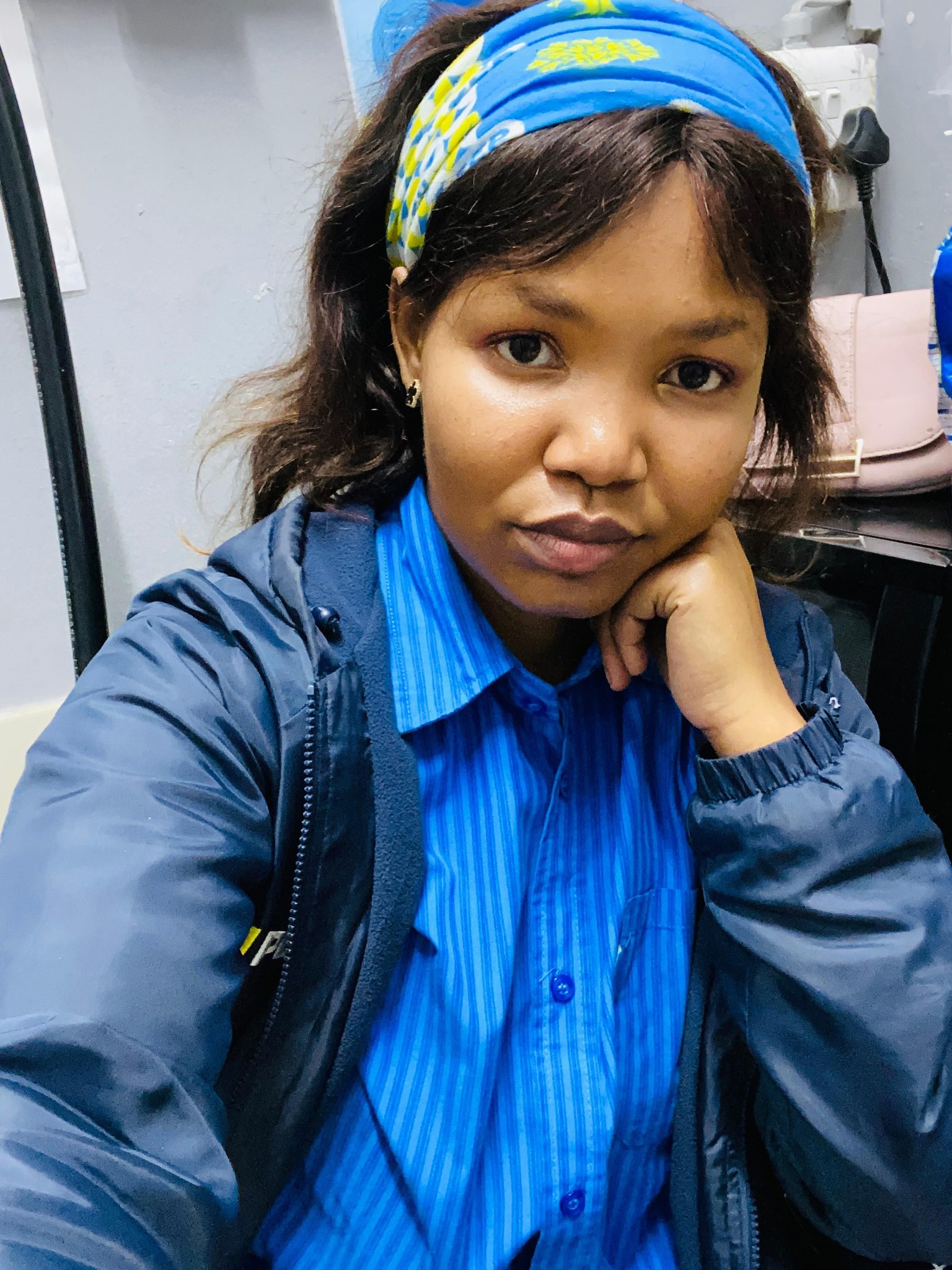 Mfezie - Andidinwe 😭 yho naningatshoni uba ukusebenza kukhathalisa ...