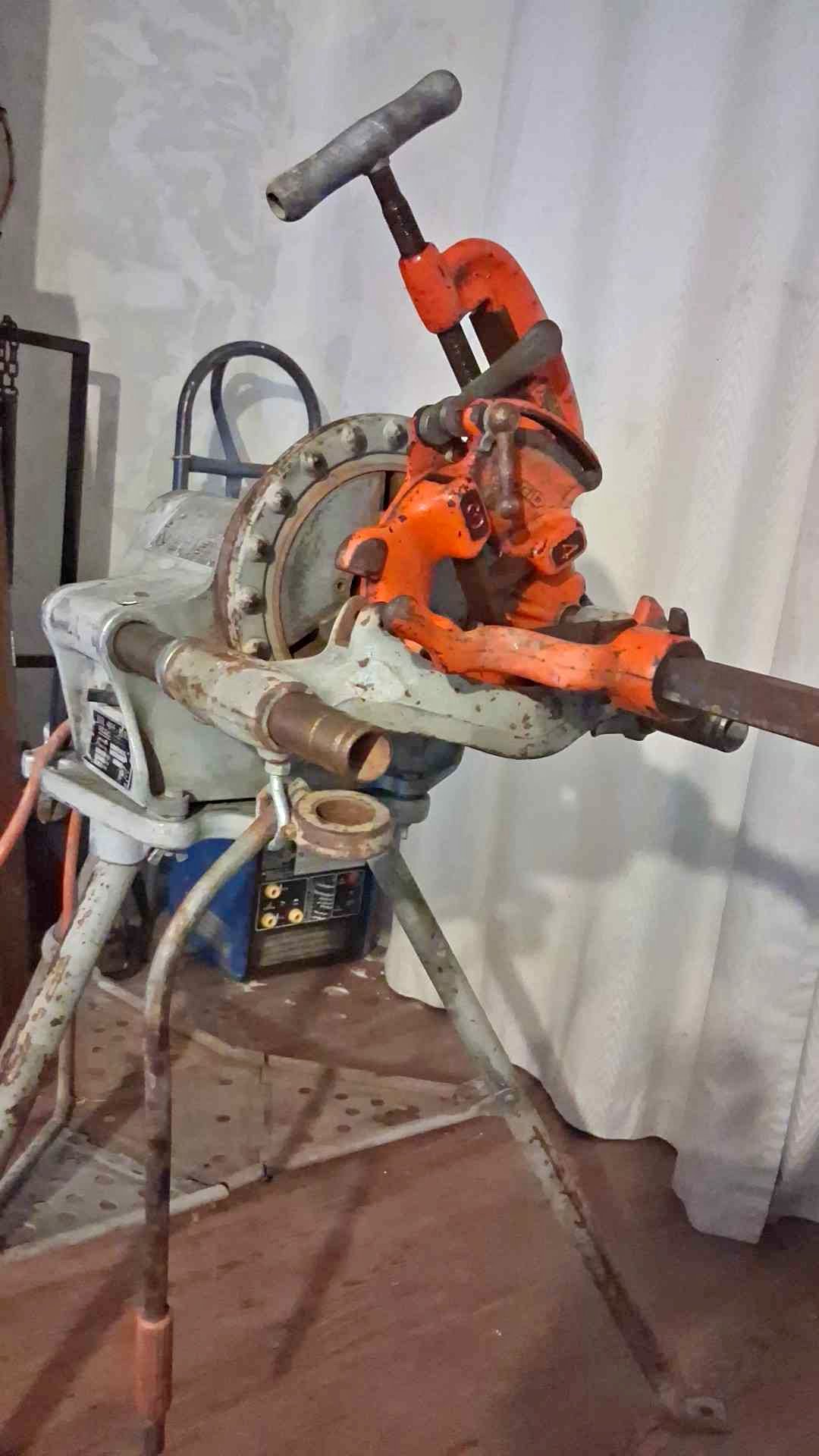 Rigid 300 Pipe Threader on tri stand - Cutters - Mancos, Colorado ...