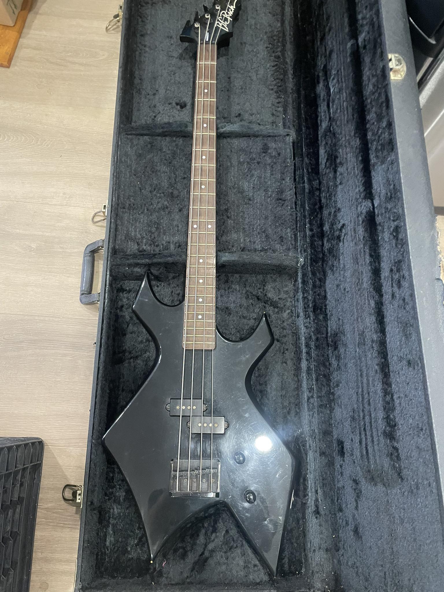 B.C. Rich Warlock bass guitar review