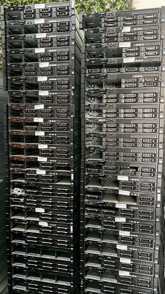 Server Rack ,Server Tower ,Swicth hub | Facebook