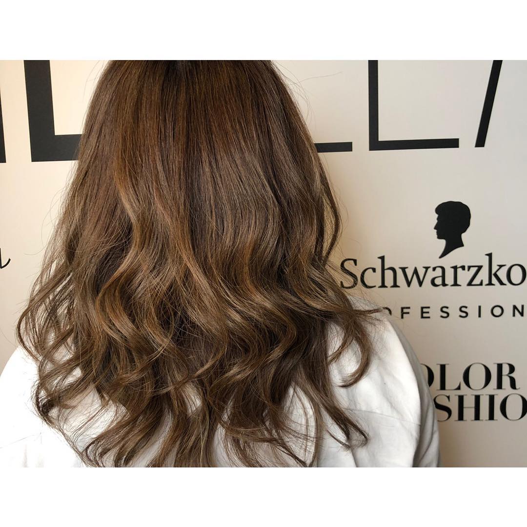 E R E M E N T ナチュラルベージュ 今回はナチュラルに細かな ハイライトを入れたヘアカラー 毛先を巻くとより立体感出て 映えて見えますね Fparade Ain Terrace Fparadeseaside エフパレード 五反田 美容室 美容師 L4l ファッション コスメ ヘア ヘア