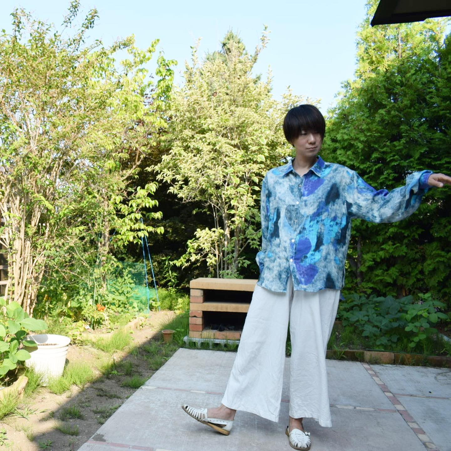 花軸 - 5時に起きて息子の試合を送り出し、娘の高校の部活体験会に行くまでの静かな朝時間… さわやかにシュールに...