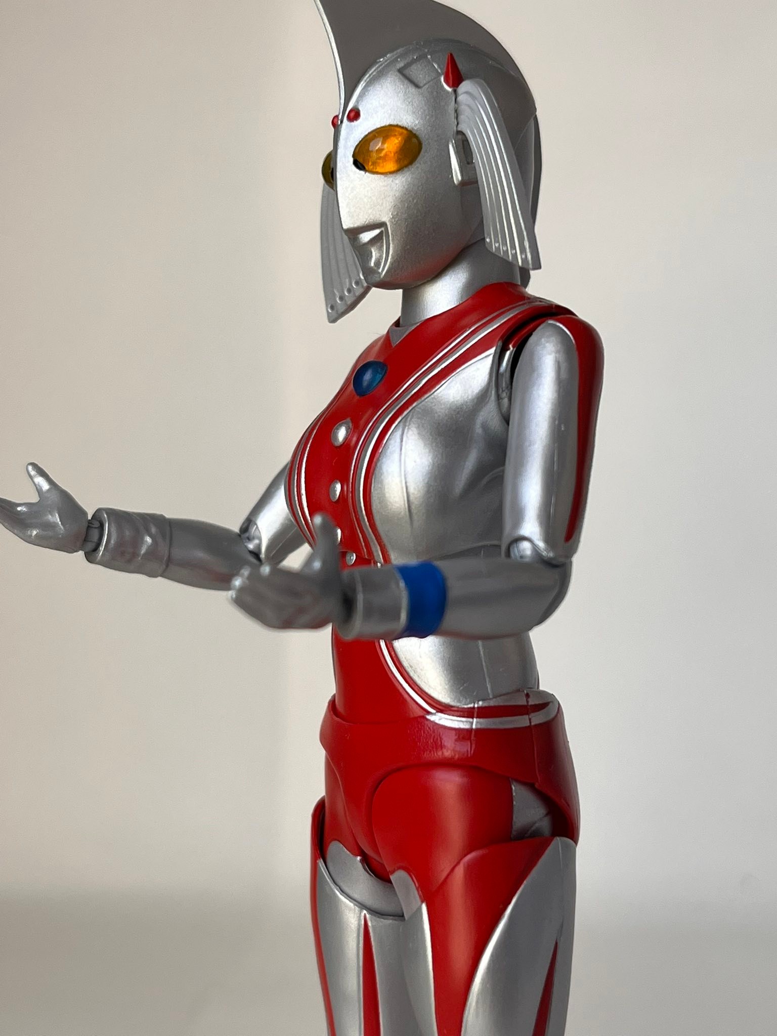 昨日届いたS.H.Fウルトラの母です。 先程、直帰して早速開封しました
