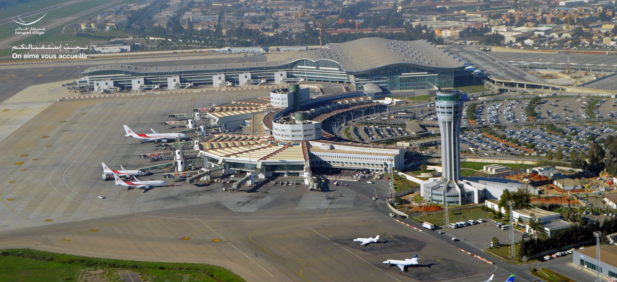 Aéroport... - Aéroport d’Alger Houari Boumediene Terminal 4