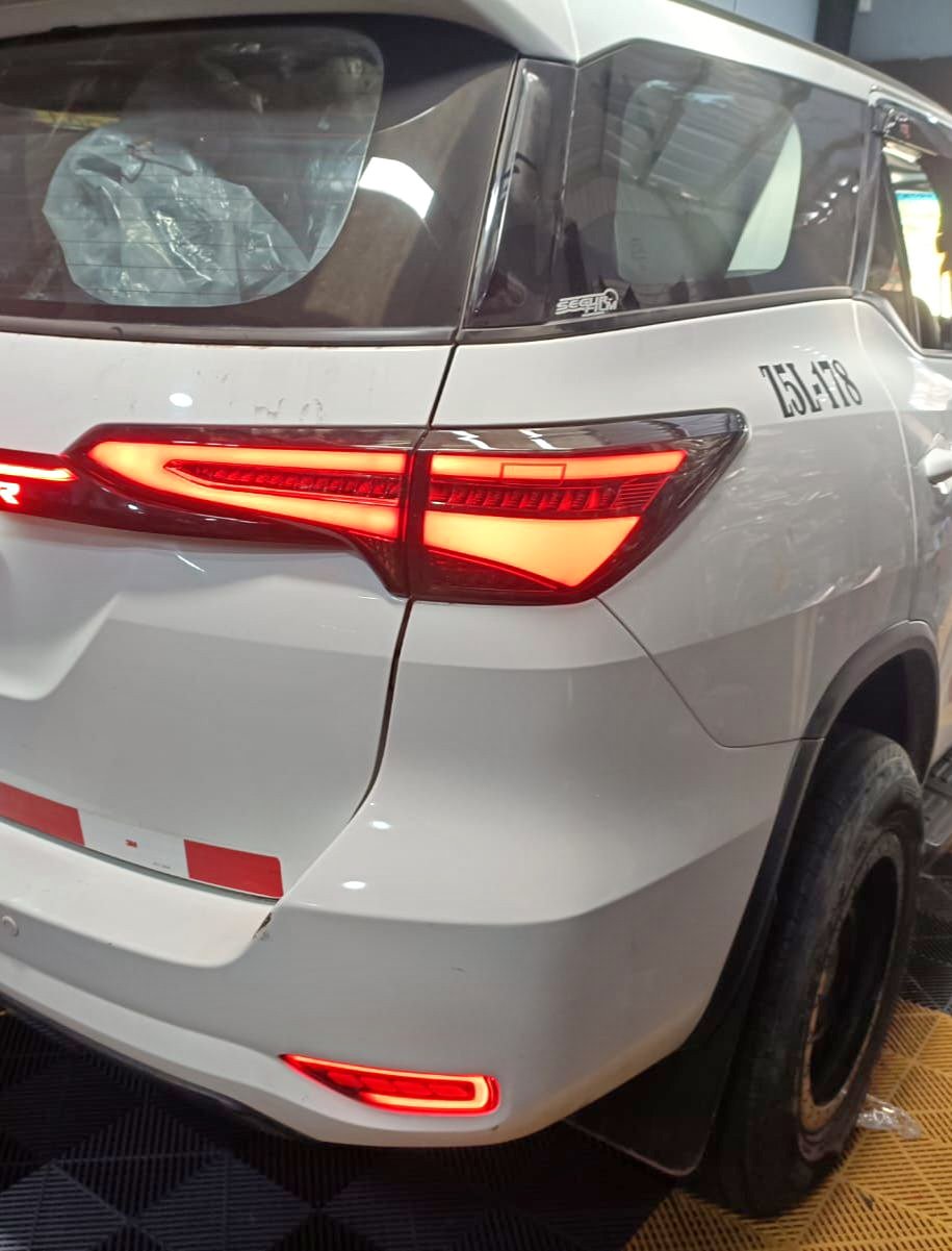 Faros fu LED para fortuner tr