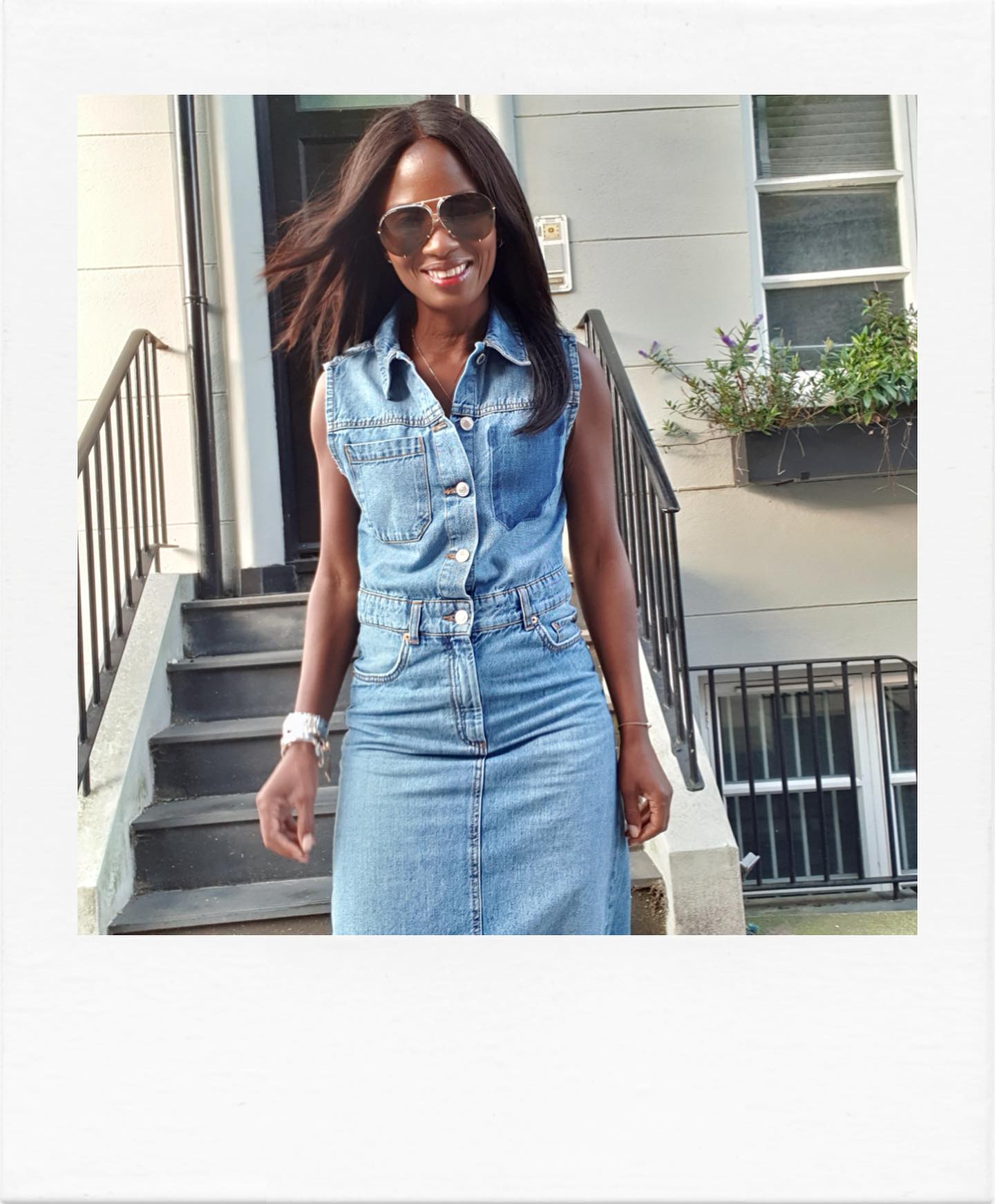 denim dress zara sale Dress… My friends know me too well & got me some @zara vouchers for my birthday in June. I waited to use them in the & this is another one COTTON CITIZEN Lisbon Navy Couleur: Rouge Bargainshopper zarastyle Color:Gold Floral