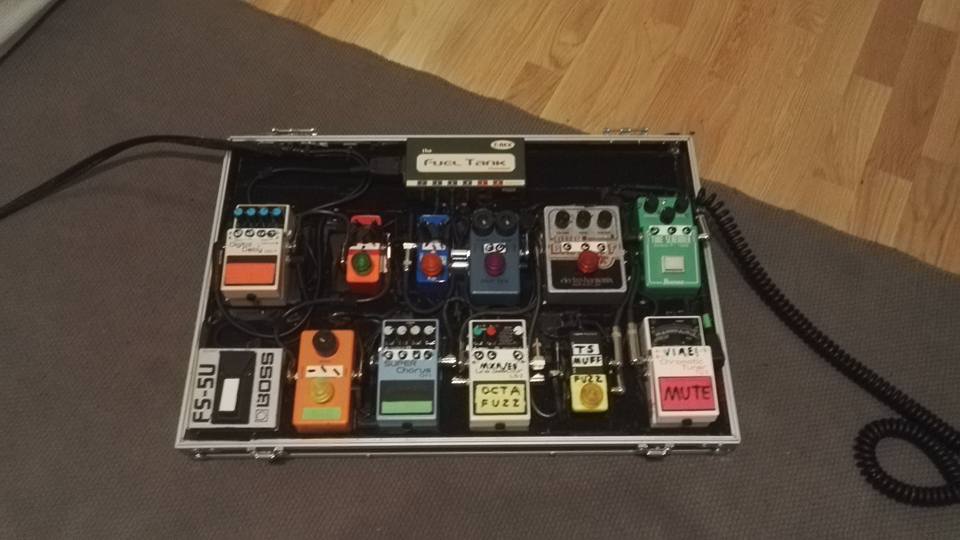 Adding a T Rex Tremster to my guitar pedal board
