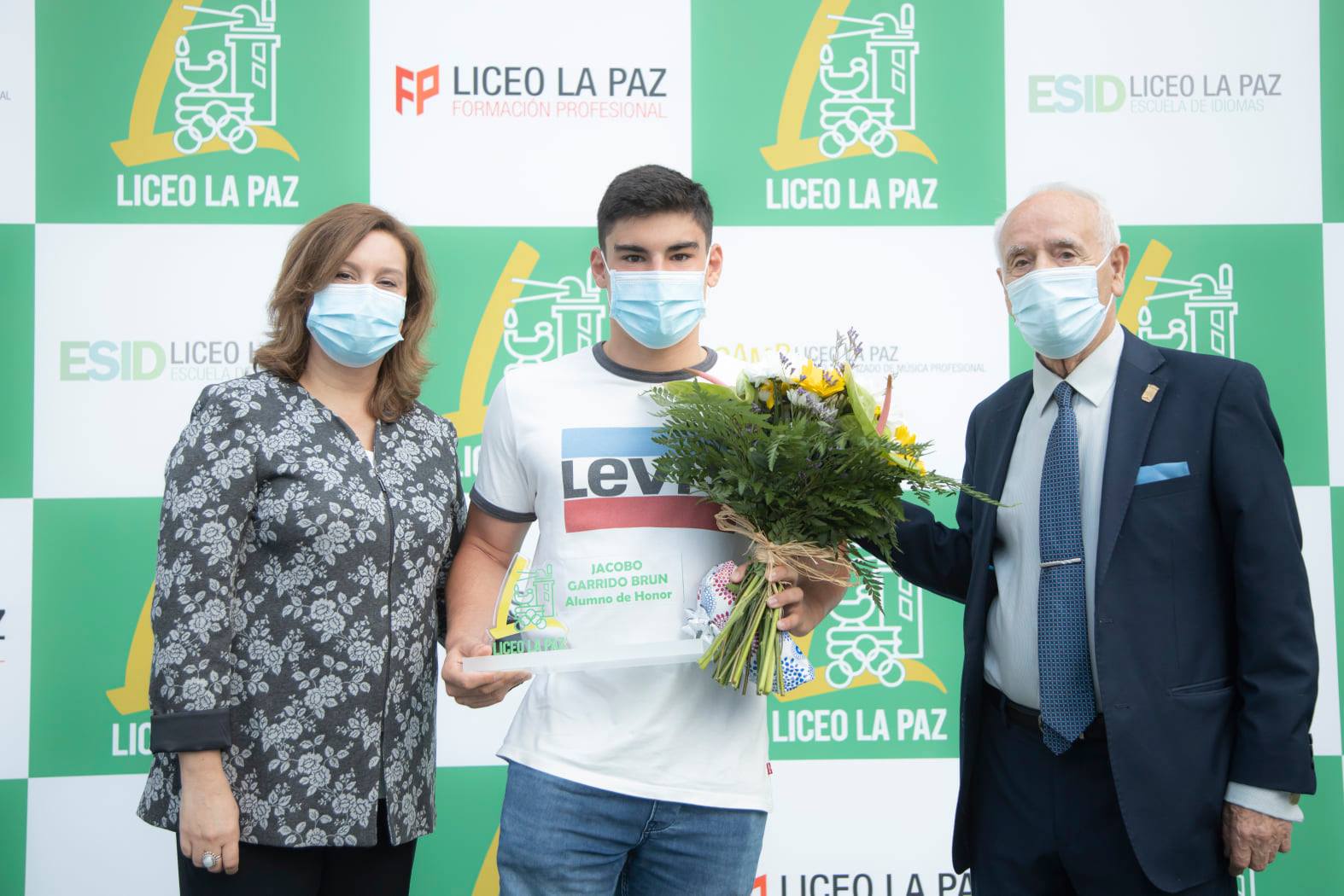 Liceo La Paz - El Liceo La Paz nombra Alumno de Honor a...