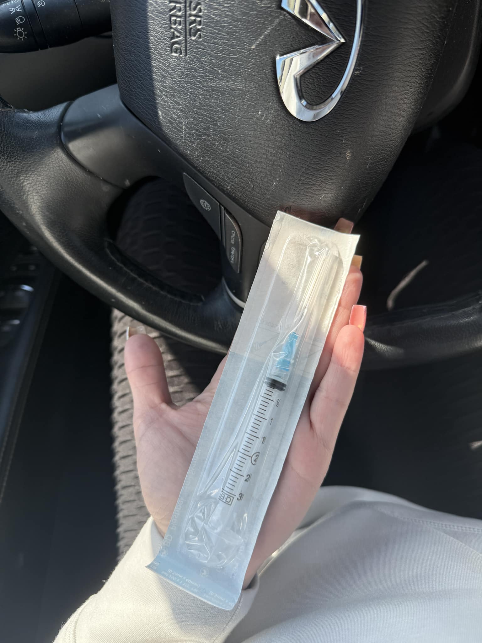 What size needles for self B12 injections?