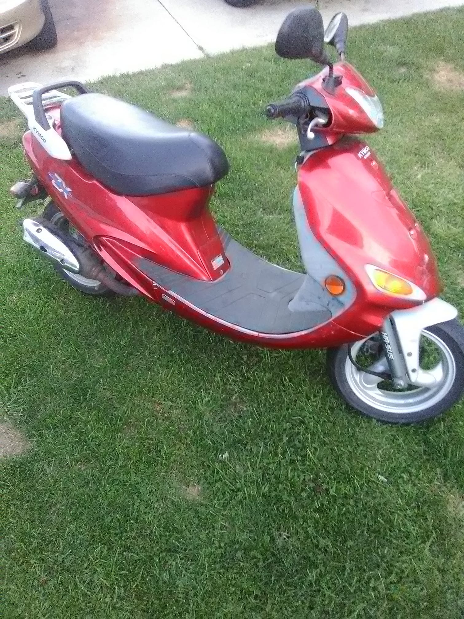 バーバラ Walmart now sells a 49cc gas scooter