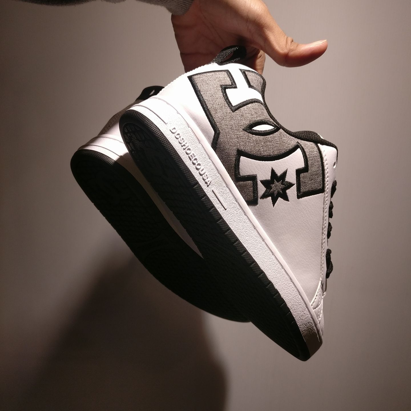 COURT GRAFFIK. Back to the 90's 💫 back to the future. dcshoes.com.ar