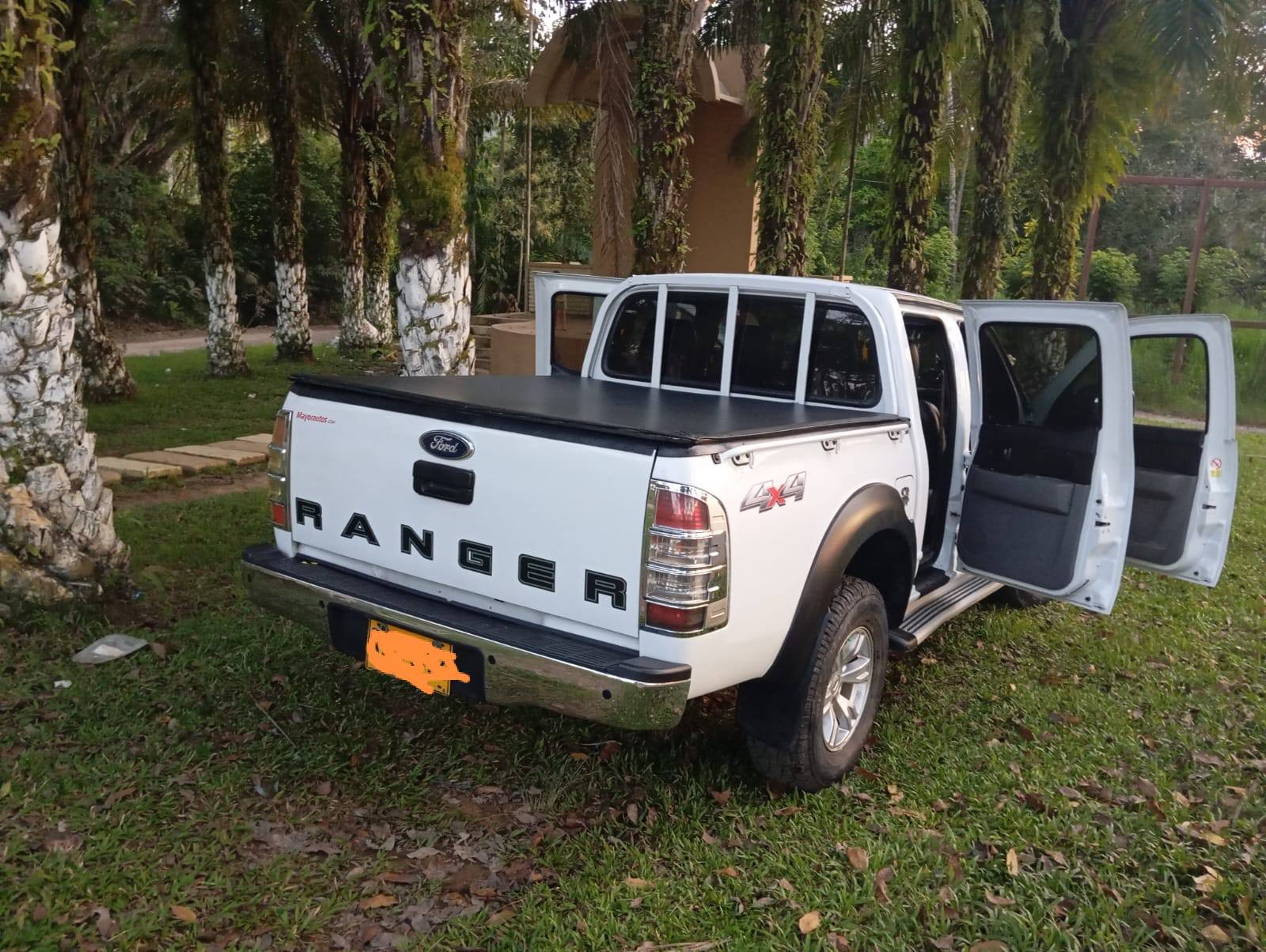 Se vende Camioneta Ford Ranger modelo 2012