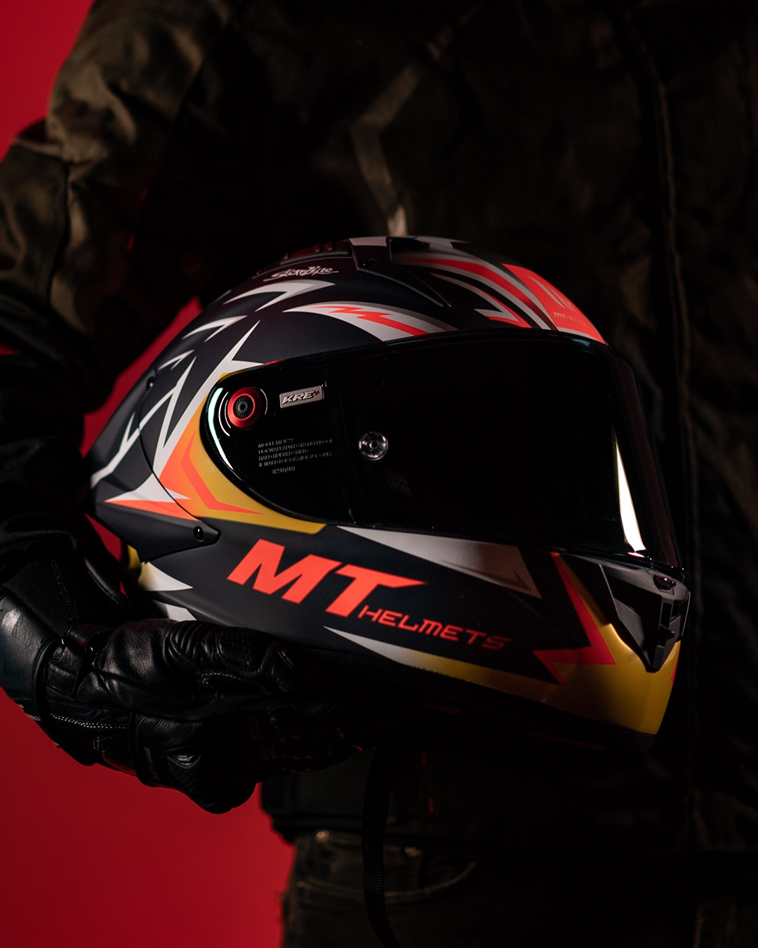 mt carbon fiber helmet HELMETS KRE+ S SOLID A11 GLOSS FULL FACE creating efficient air circulation inside the helmet. Visor Mt Carbon Fibre Helmet