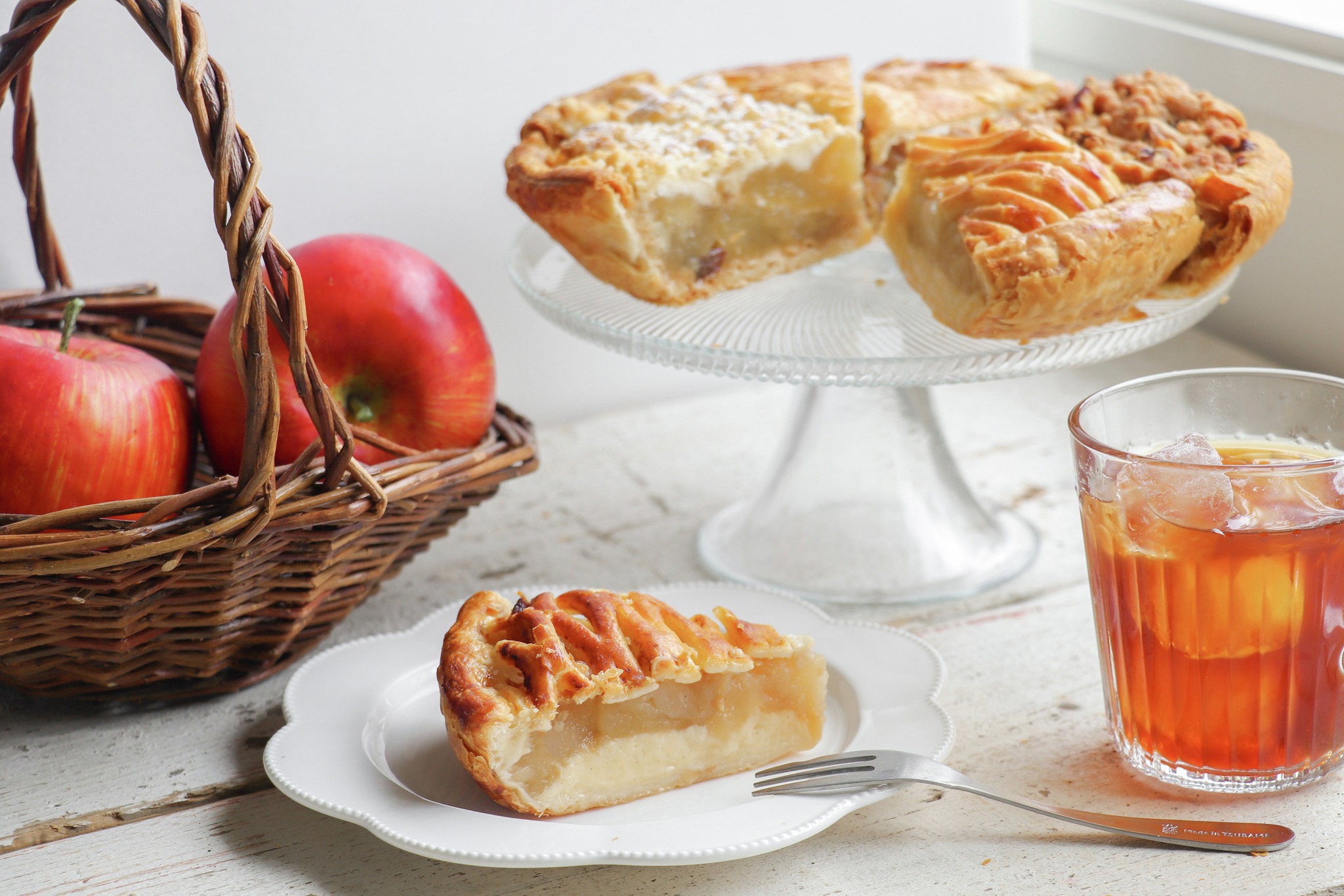 GRANNY SMITH APPLE PIE & - GRANNY SMITH APPLE PIE & COFFEE