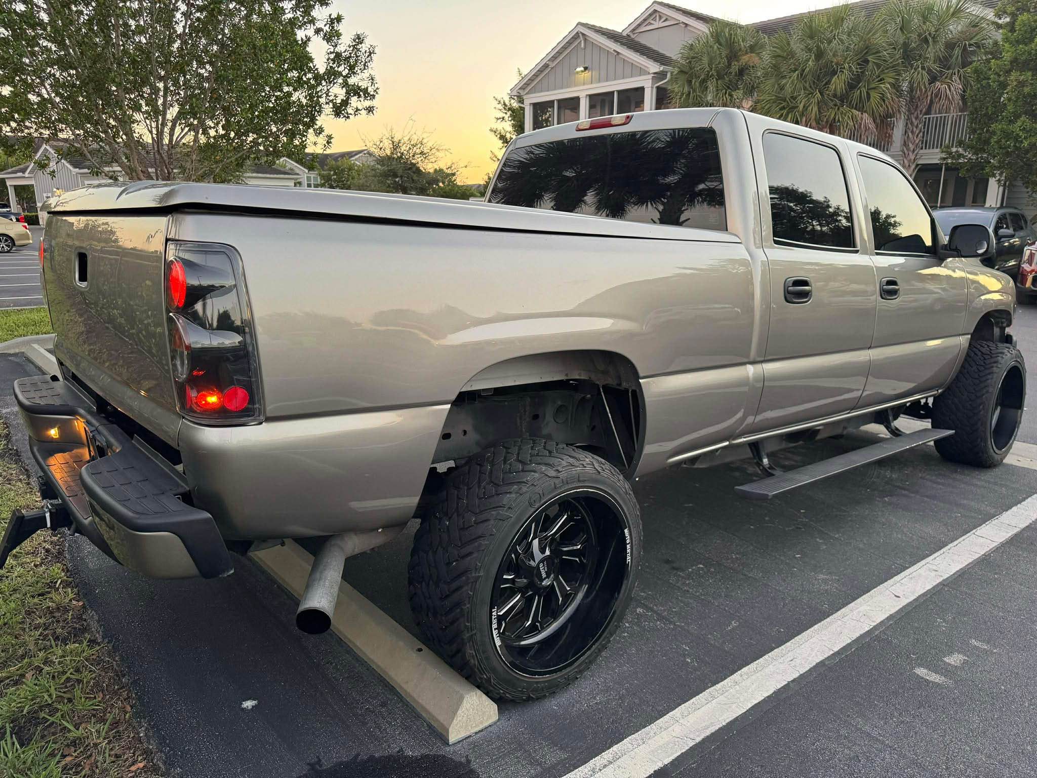 Moto-Metal 8x6.5, 8 lug rims w/tires (wheels) LOOKING TO TRADE FOR ...