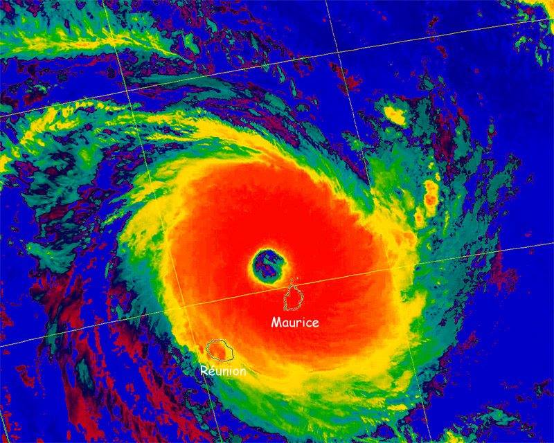 [ CYCLONE TROPICAL INTENSE... - Mauritius Cyclone Updates | Facebook