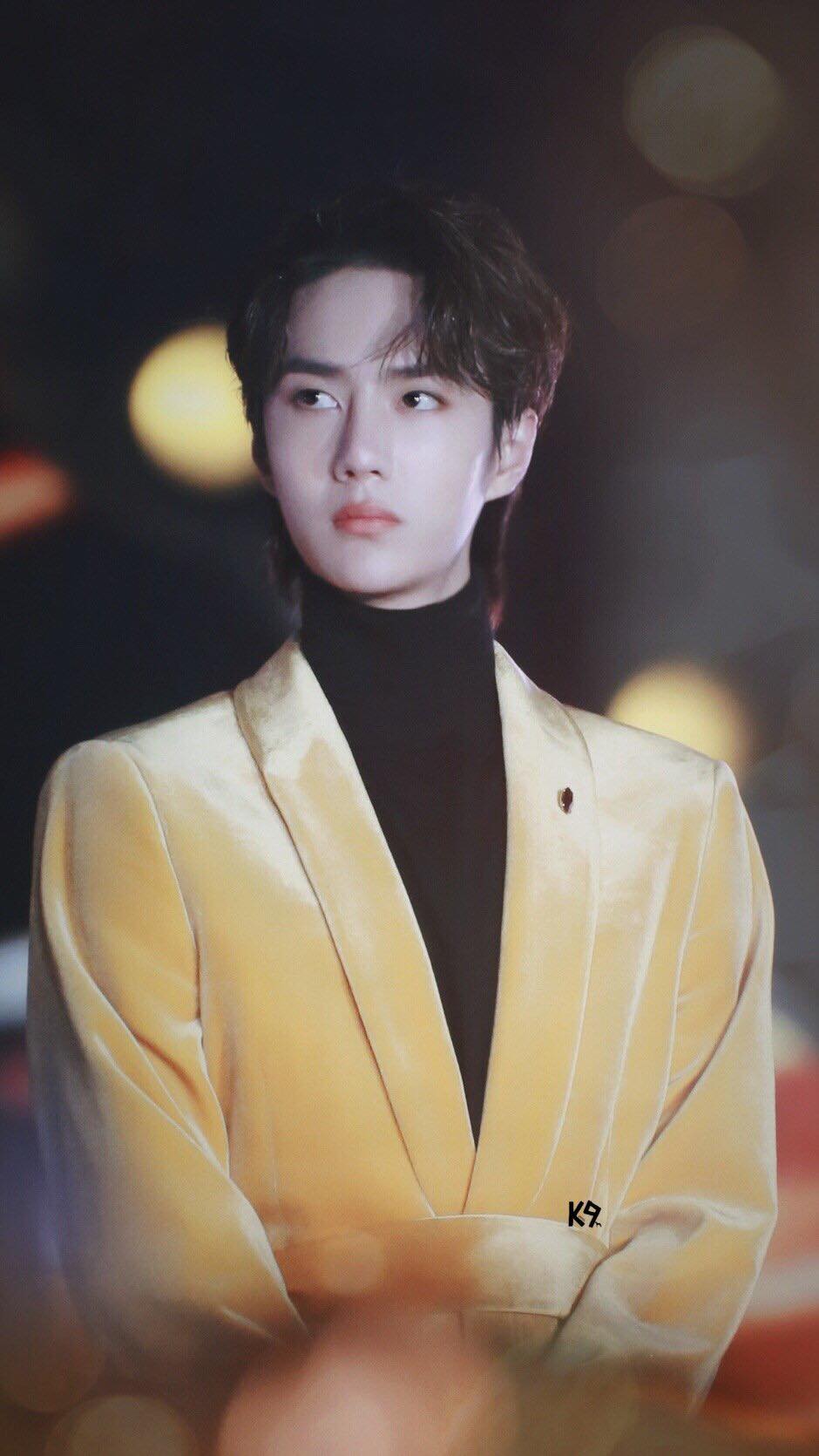 王一博#王一博无感191231 湖南卫视跨年演唱会𝑪𝒉𝒆𝒘 𝒐𝒏 𝒚𝒐𝒖𝒓