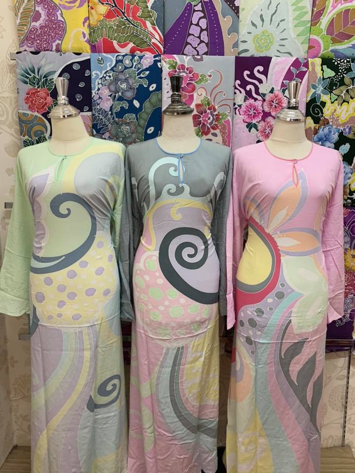 Gallery Empayar Batik Eksklusif Jubah Batik Lukis Tangan Corak Abstrak Pastel Terbaru Kejap Lgi Ye Jam 2 30 Ptg Facebook