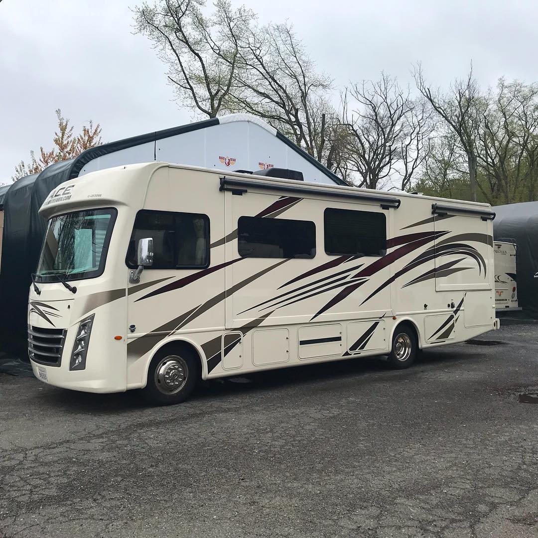 The largest RV in our fleet: a 31... - Adventures on Wheels