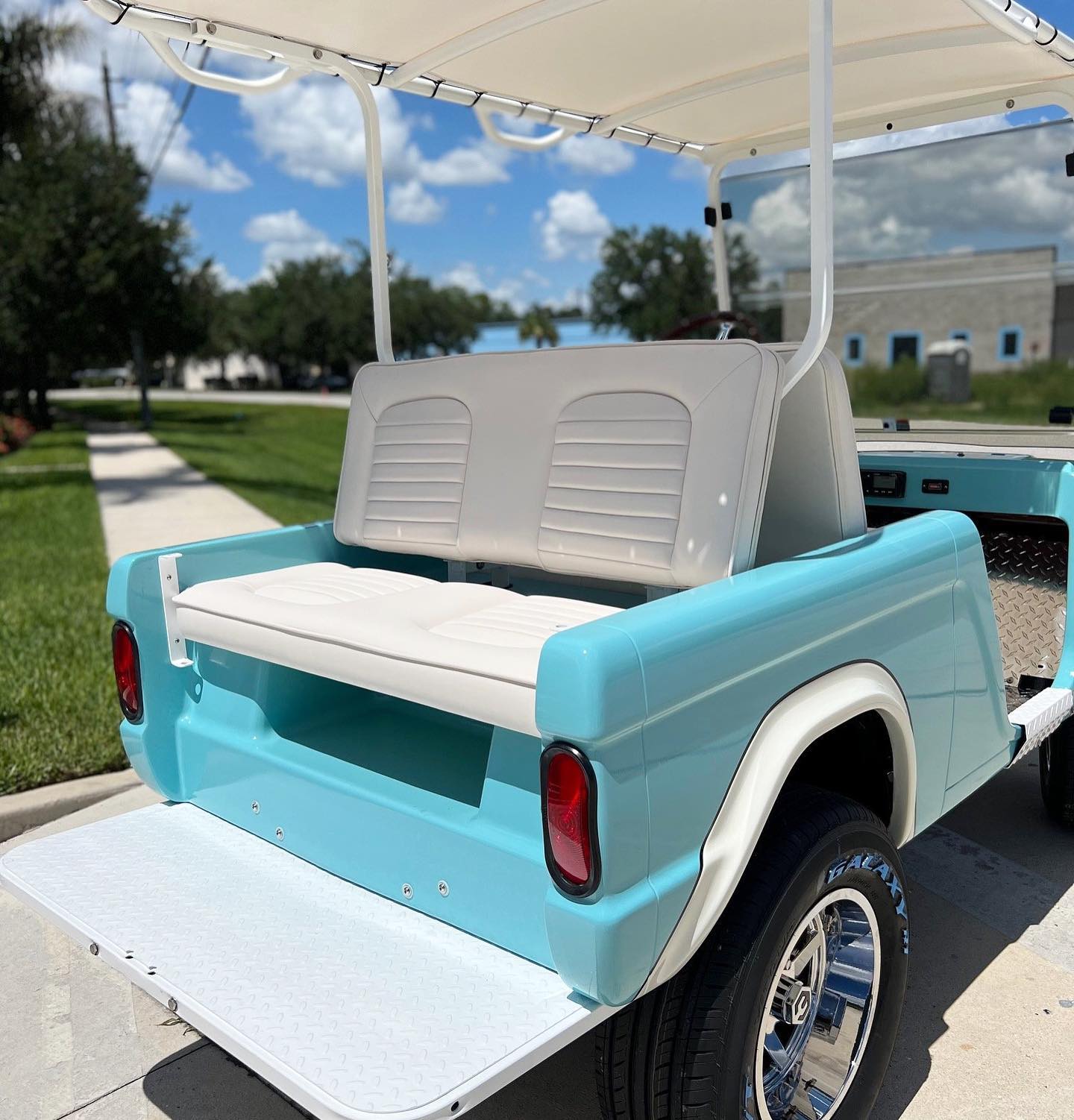 RIDE MODZ - 👀 Check out this beautiful Bronco build by...