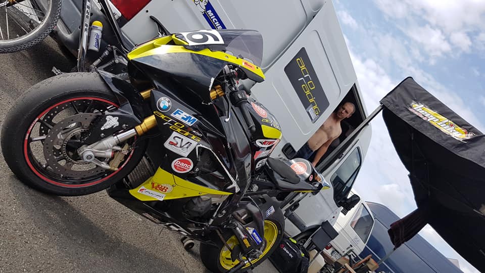 Acro Racing - Fin d'une belle journée sur le circuit du... | Facebook