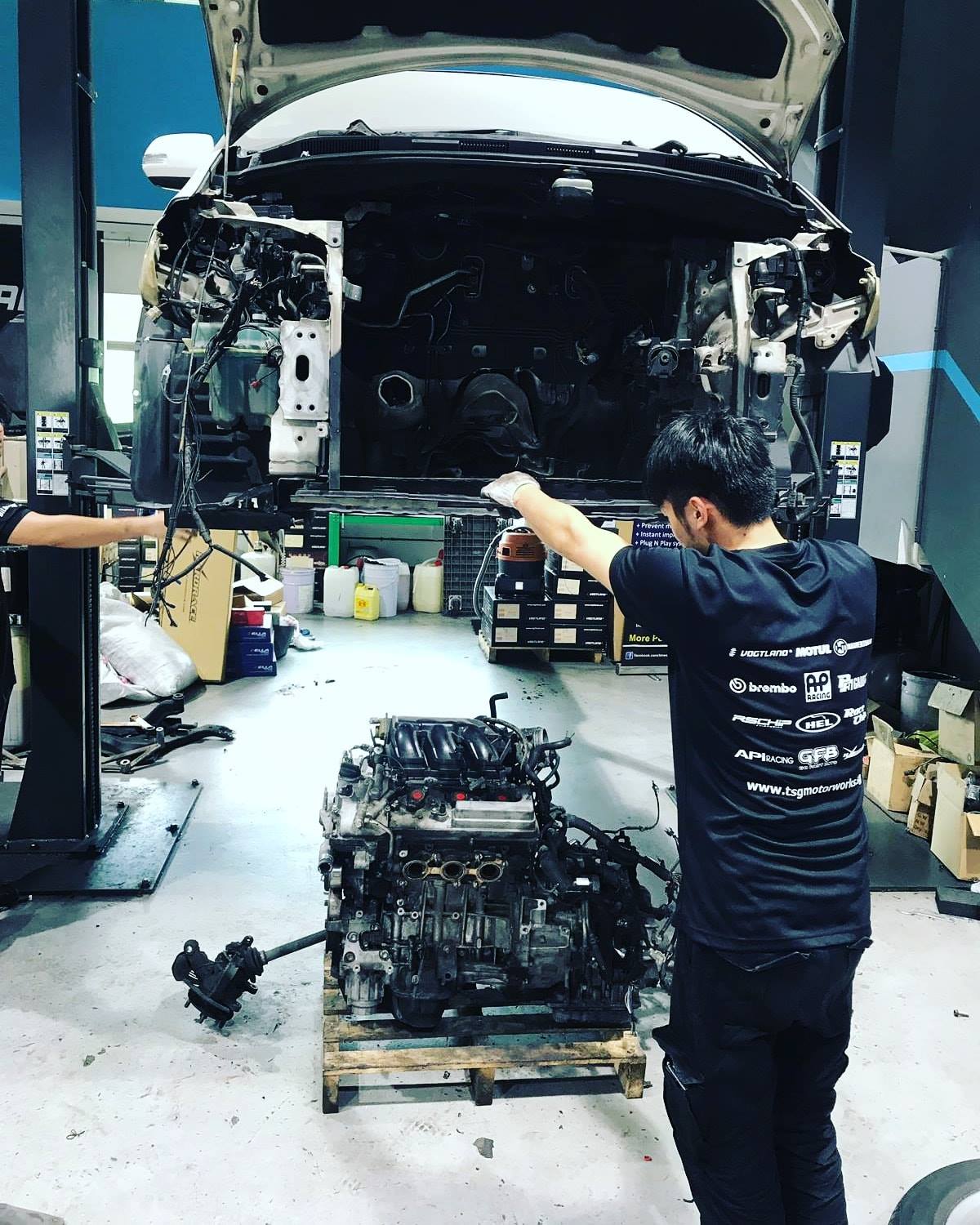 TSG Motorworks - #Toyota #Estima engine and gearbox...