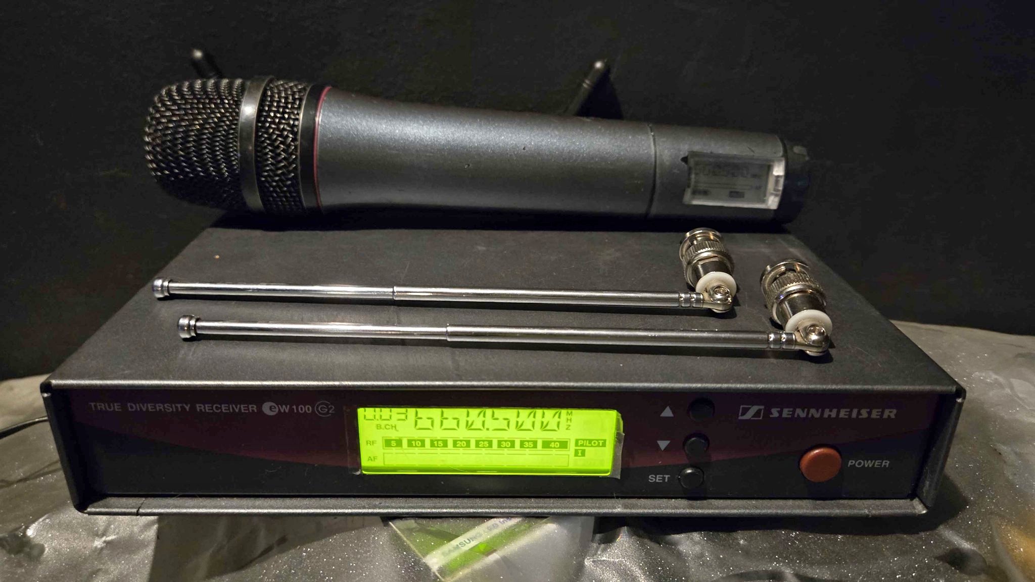 Sennheiser wireless microphone, G2 series system with E865 condenser ...