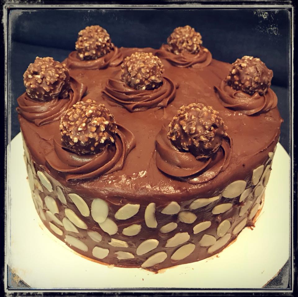 Gran Vatel - • Pastel Ferrero Rocher pequeño