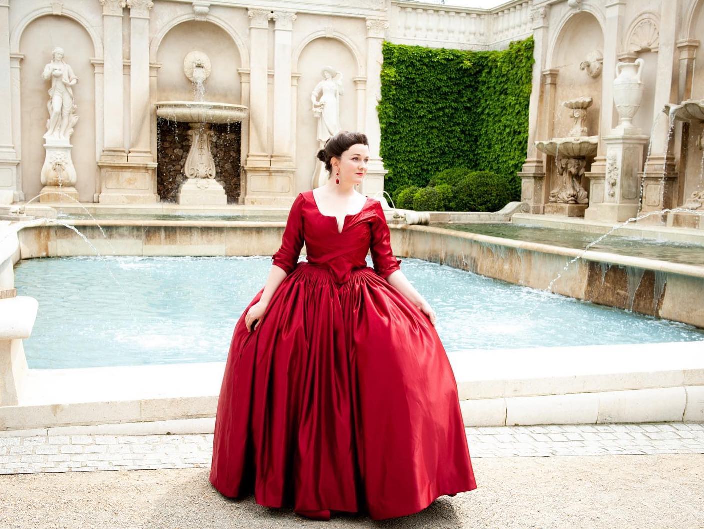 outlander claire red dress corset 4 size Midi lenght / Ordinary sewing time 12-20 days and delivery 2-3 weeks Handmade Sussenach dress with hooks in front and amazing lace for opera and theater. red dress – little red