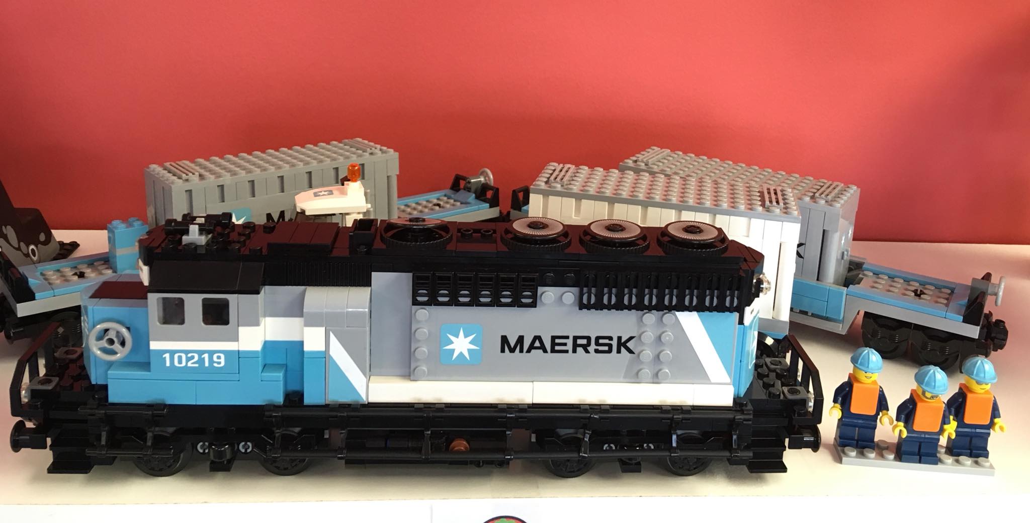 RARE SET WED - 10219 Maersk Train set!!!! SHOP this rare set at
