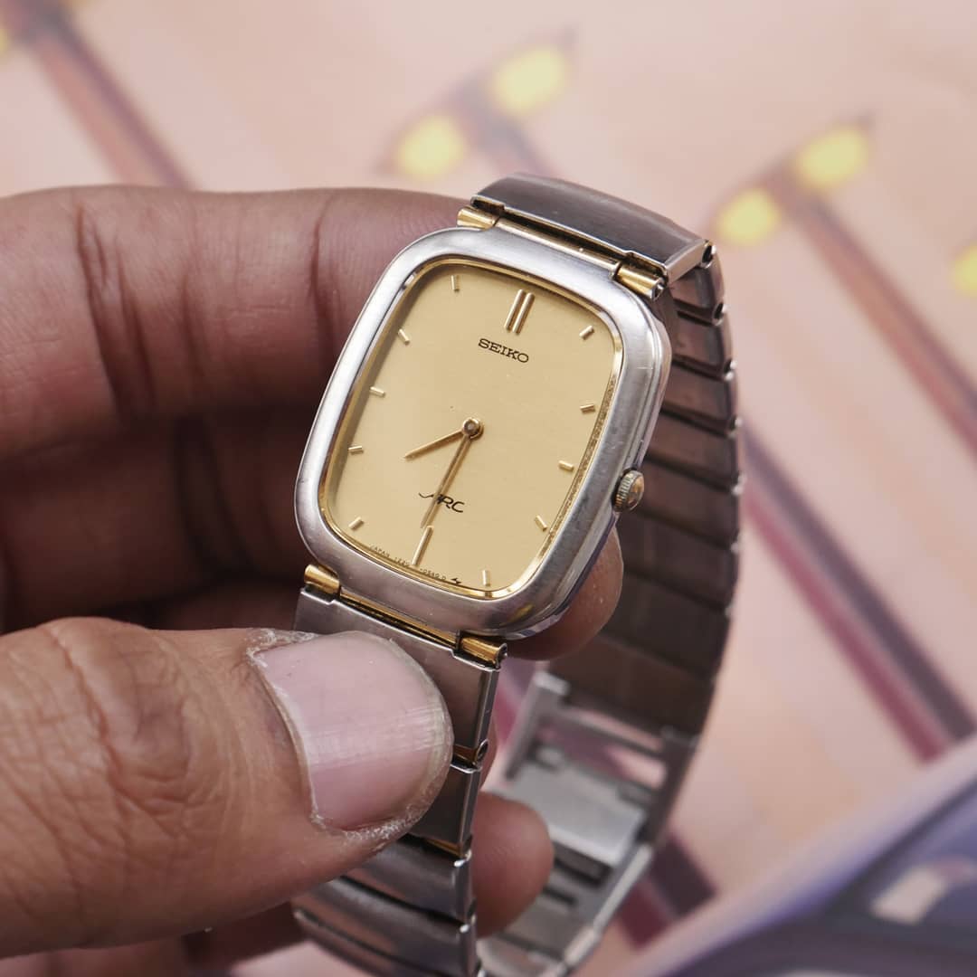 1986 Seiko Arc Quartz JDM Ref.1220-5320 Yellow Dial with Gold
