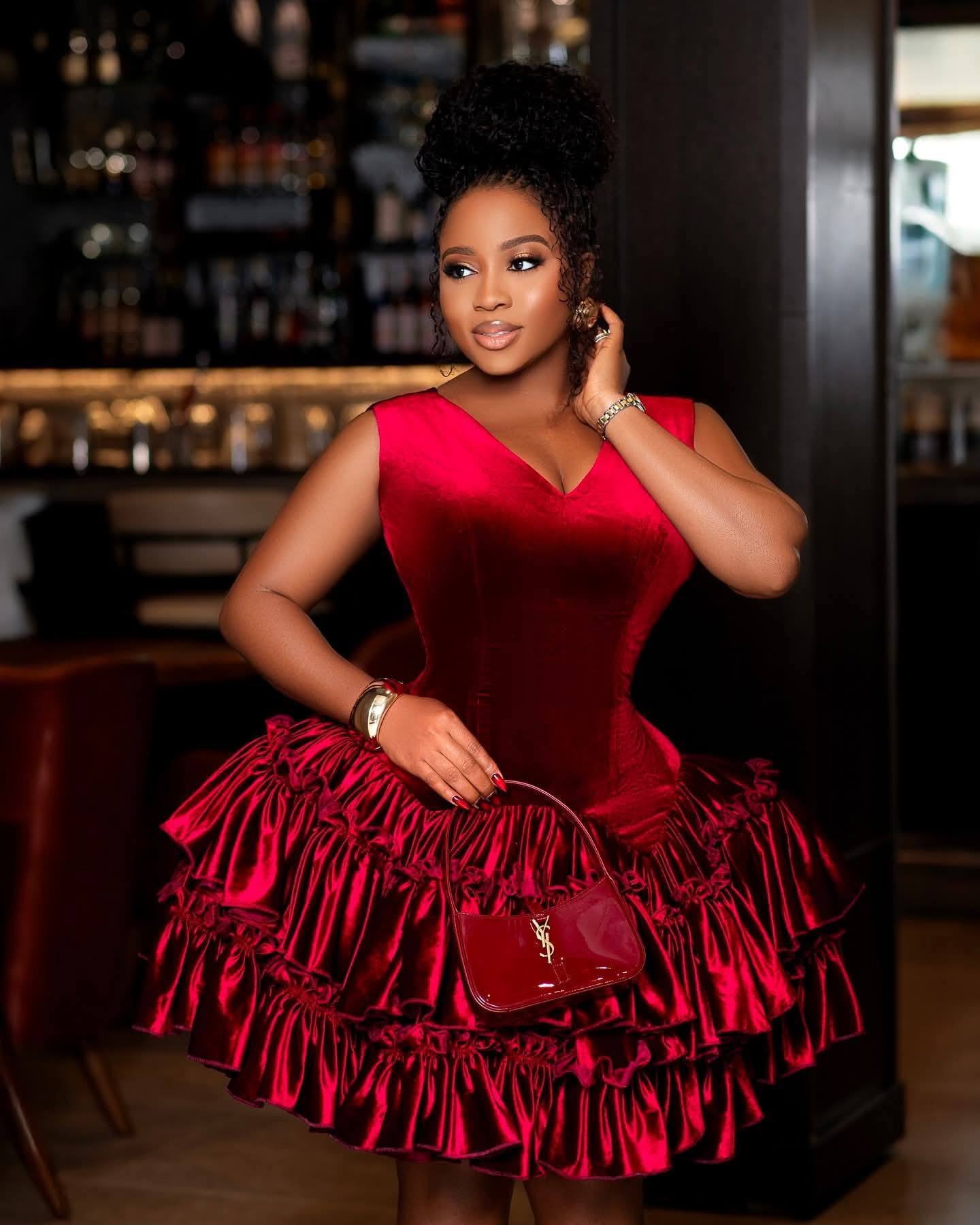 red wine lady in red dress Beautiful Veekee James a The 🍷 #everyoneシ゚ smarttag_size_in_stock:            XL