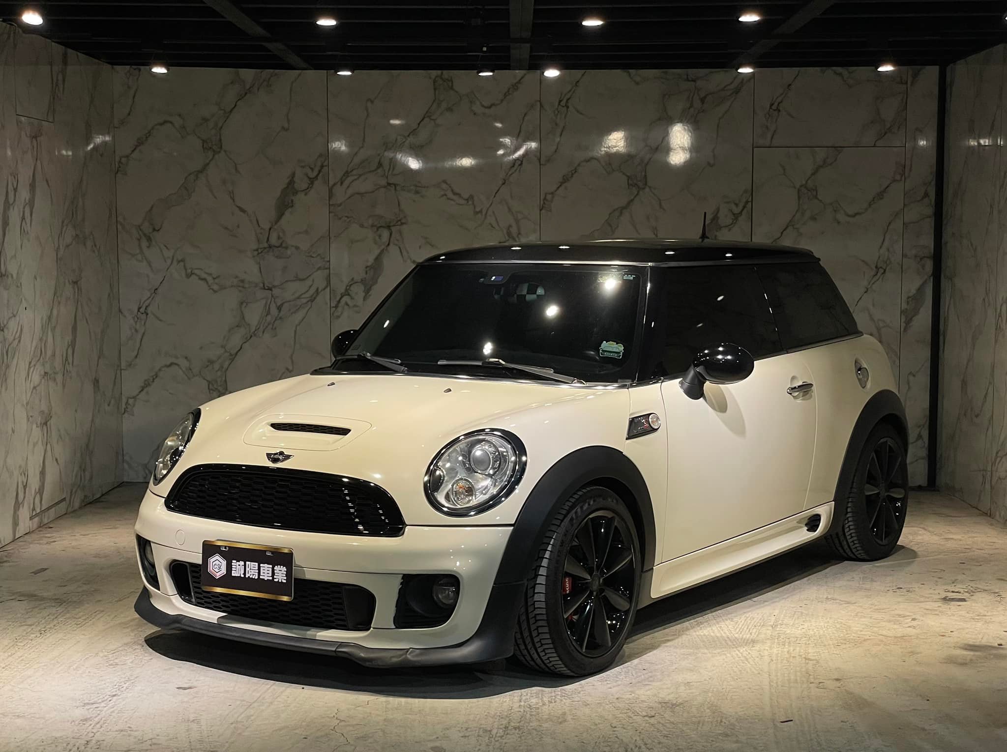 誠陽車業 - 2011 R56 Mini Cooper S 1.6 #原鈑件 里程19萬公里 有改裝 改裝項目：... | Facebook