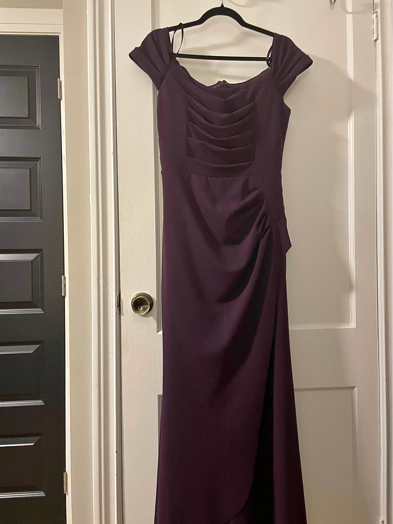 bridesmaid dresses ontario ca for sale in Elliot Lake, Sweetheart Corset Bodice Straight-Cut Evening Dress: Navy Dimensions:18 x 36