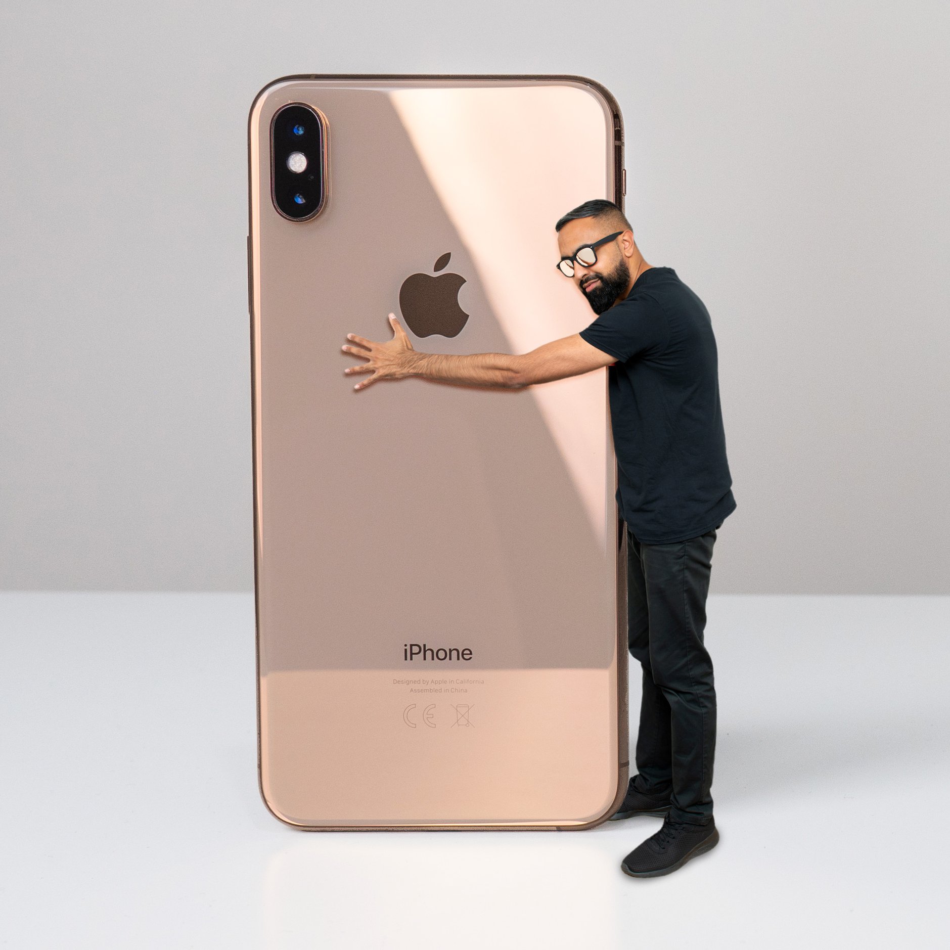 Apple iPhone X ゴールド iPhone X ゴールド色の写真がFCC(米国連邦 