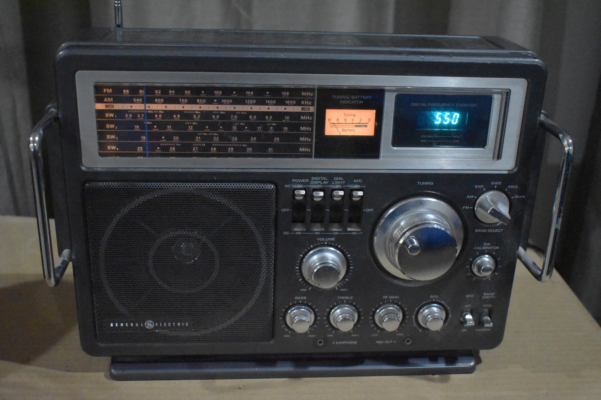 GE General Electric 7-2990A shortwave radio
