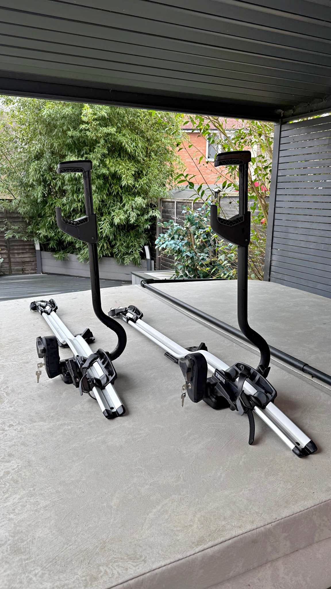 Thule 598 silver pro ride roof mount cycle / bike carriers X2 with all ...