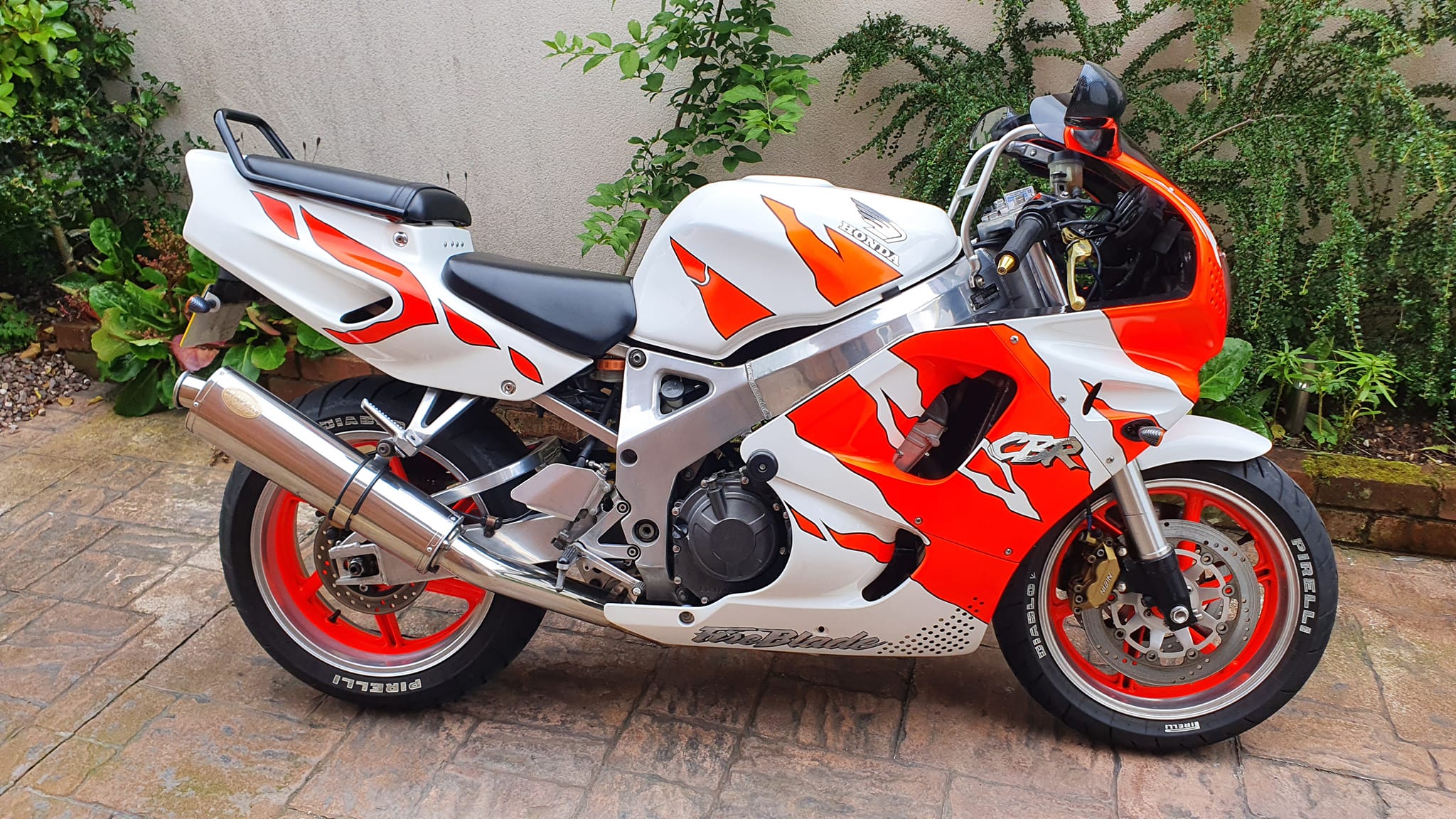 さとし Owner's 1992 CBR900 and 1997 Yamaha TRX850 sportsbikes