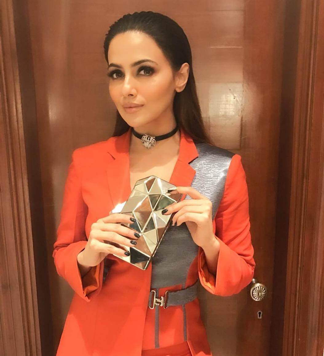 Reshma Merchant Makeup Artist That sleek hair and choker looking