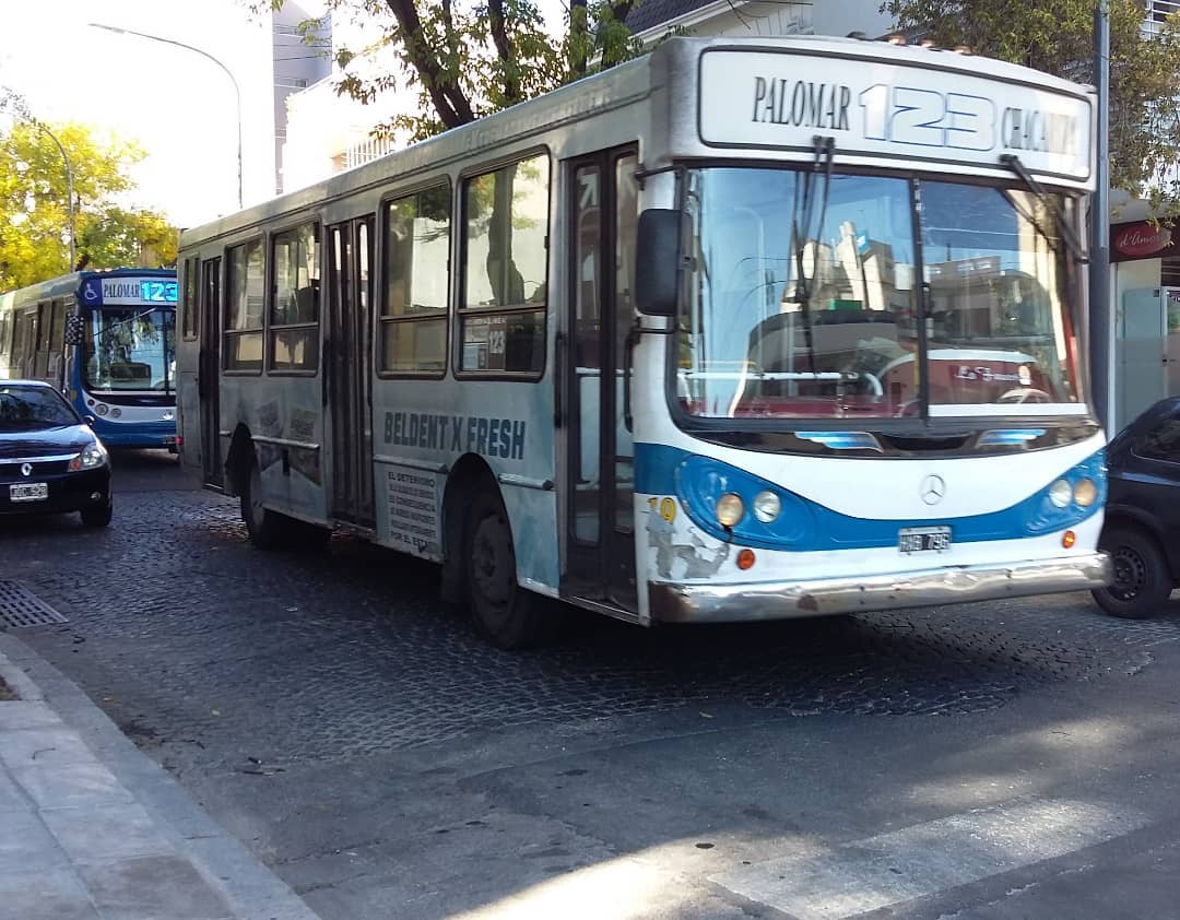Vías y buses - RETRO Línea 123 #linea123 #colectivos...