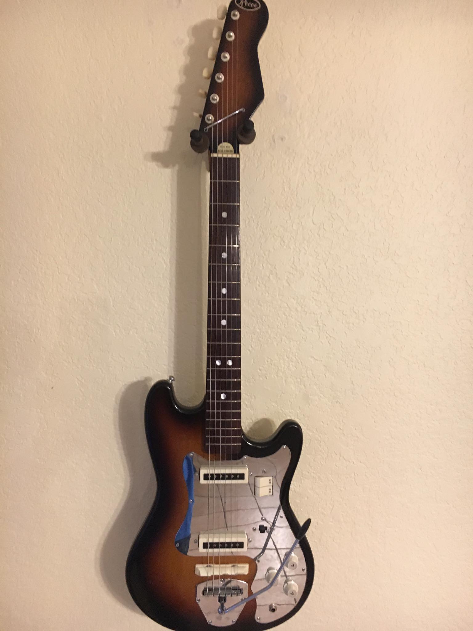 What model is this 1975 Guyatone guitar?